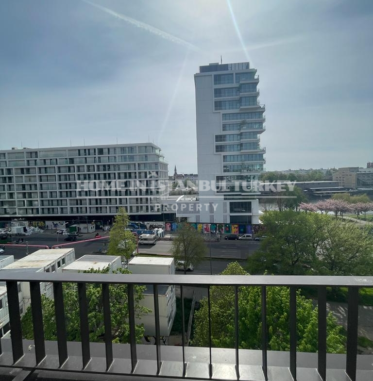 Upside Berlin