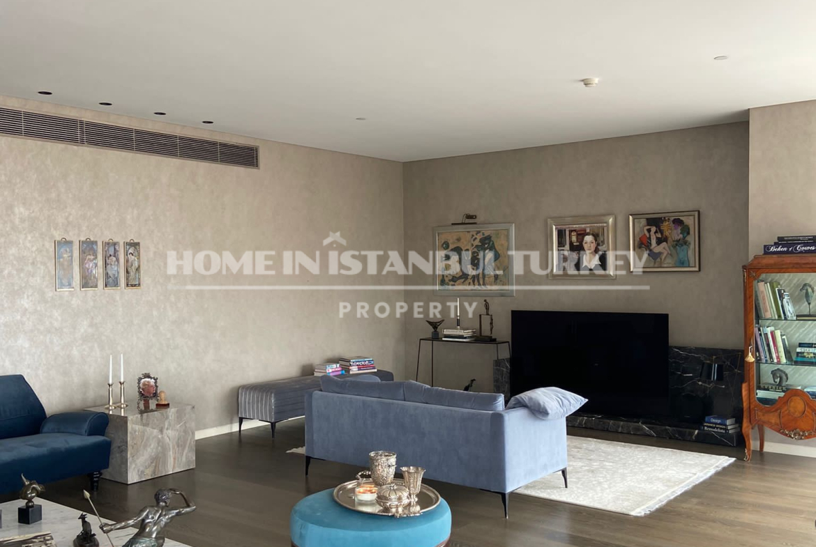 Sea View Flat in Armani Residence